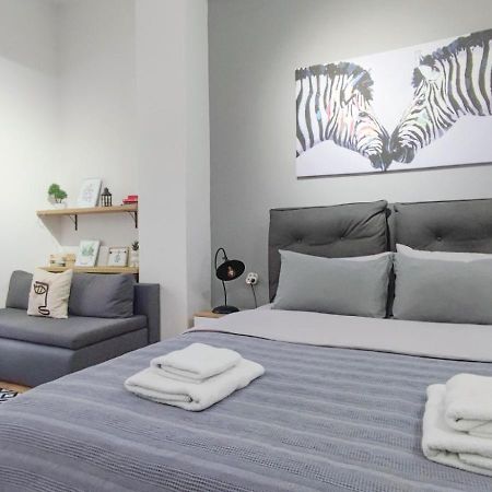 Care's studio apartment Ohrid Esterno foto