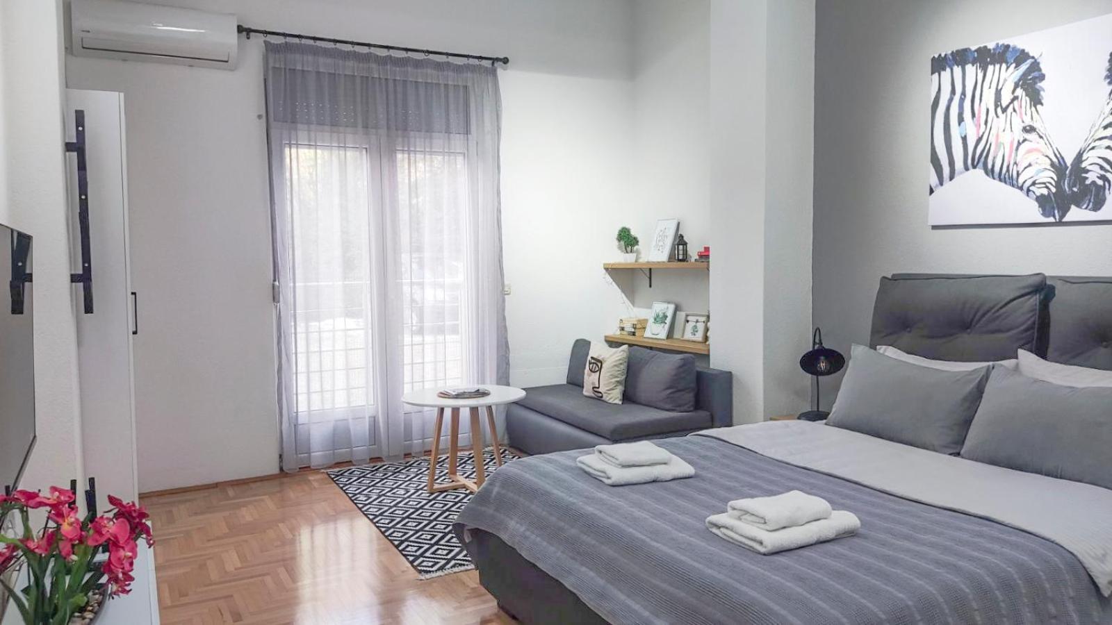 Care's studio apartment Ohrid Esterno foto